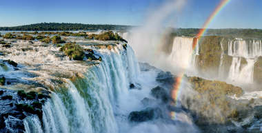Фотография-победитель фотоконкурса «Сила звука» — грохочущие водопады Игуасу в Южной Америке.